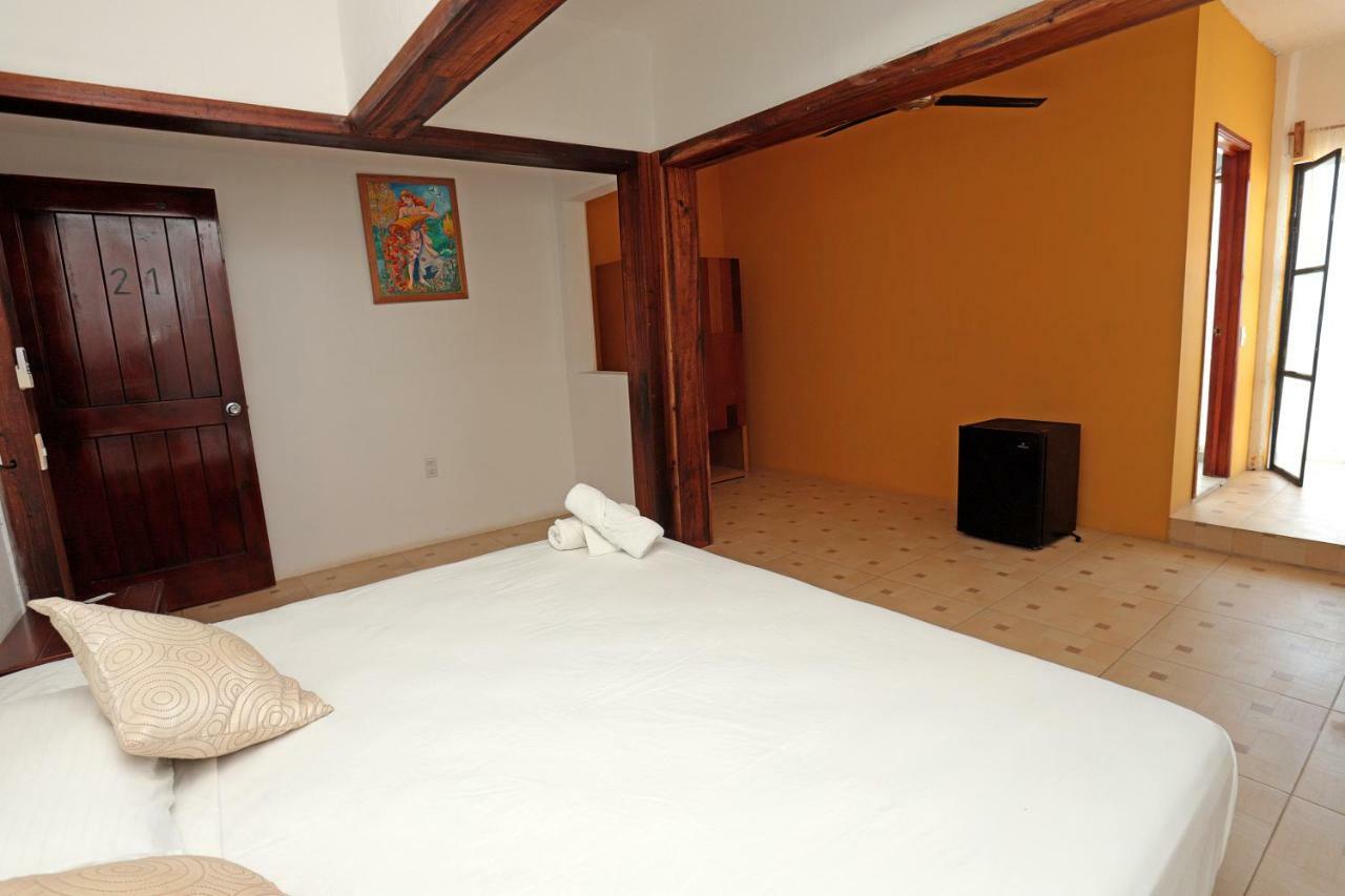 Hotel Neptuno Zipolite Exterior photo